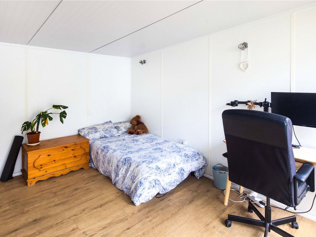 1 bed flat for sale in New Cross Road, New Cross, London SE14, £350,000