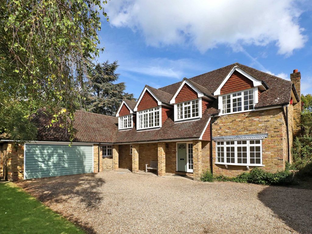 5 bed detached house for sale in Blyton Close, Beaconsfield HP9, £1,675,000