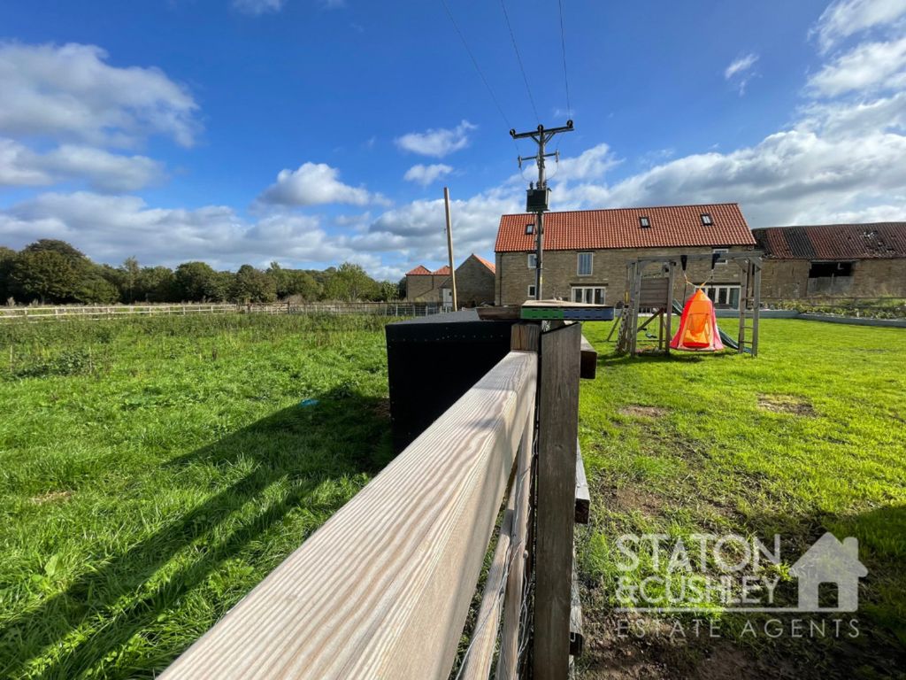 4 bed barn conversion for sale in Mansfield Road, Creswell S80, £570,000