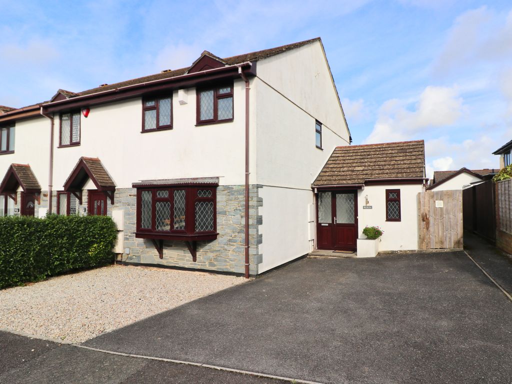 3 bed end terrace house for sale in Raleigh Close, Padstow PL28, £395,000