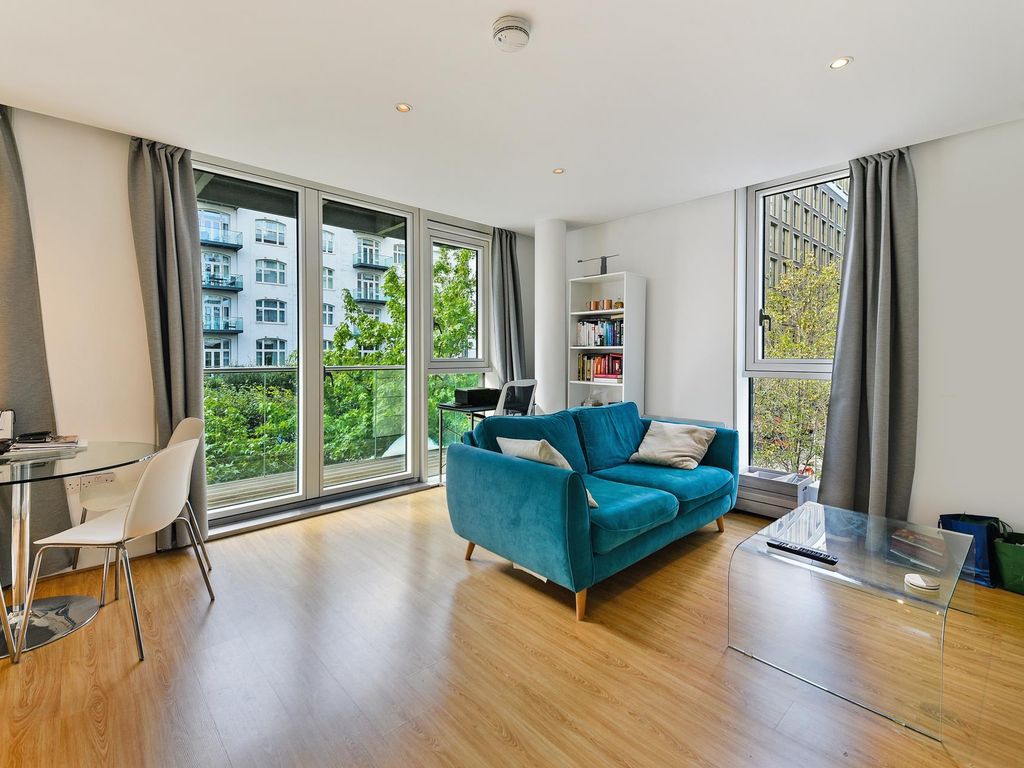 1 bed flat for sale in Times Square, London E1, £490,000