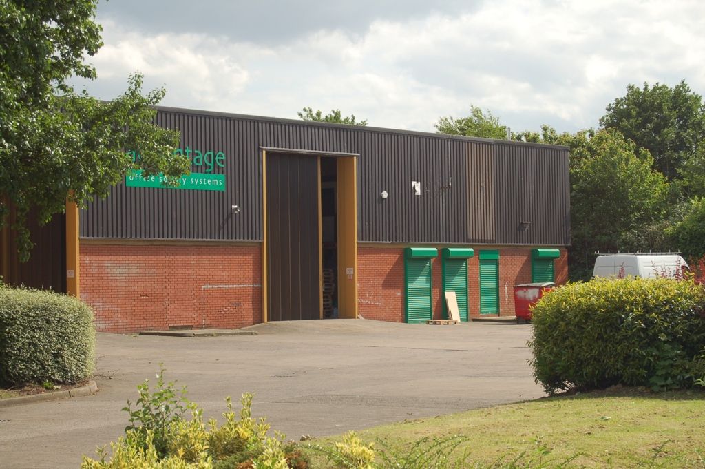 Industrial to let in Unit 9-10 Poole Hall Industrial Estate, Poole Hall Road, Ellesmere Port, Cheshire CH66, Non quoting
