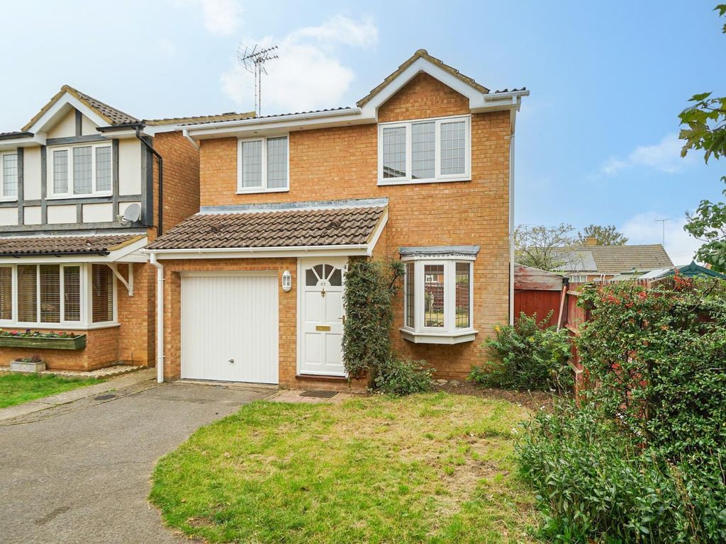 3 bed detached house for sale in Marley Fields, Leighton Buzzard LU7, £400,000