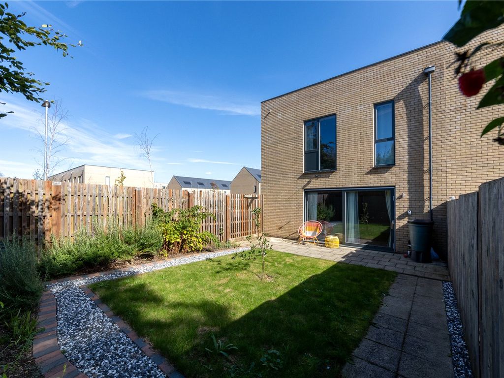 3 bed terraced house to rent in Clay Farm Drive, Trumpington, Cambridge, Cambridgeshire CB2, £2,600 pcm