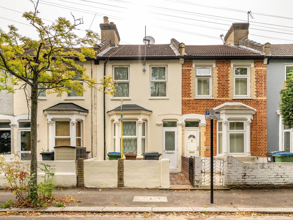 2 bed maisonette for sale in Forest Gate, Forest Gate, London E7, £525,000