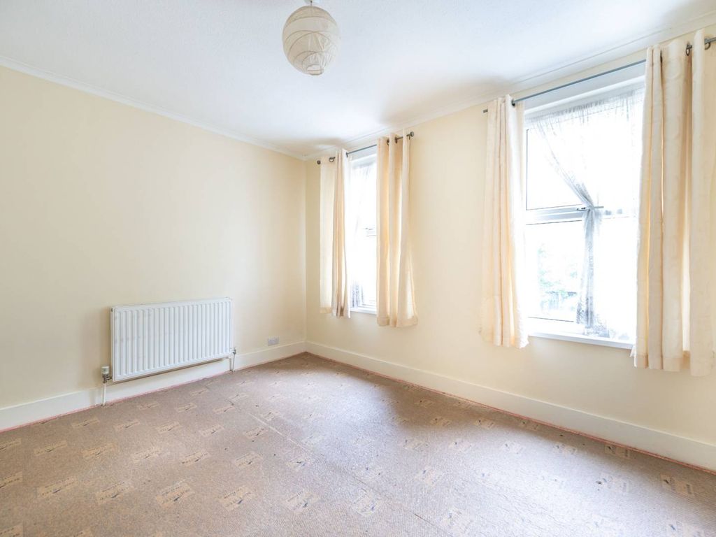 2 bed maisonette for sale in Forest Gate, Forest Gate, London E7, £525,000