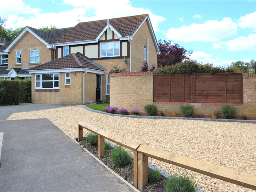 4 bed detached house to rent in Spitfire Way, Hamble, Southampton SO31, £1,845 pcm