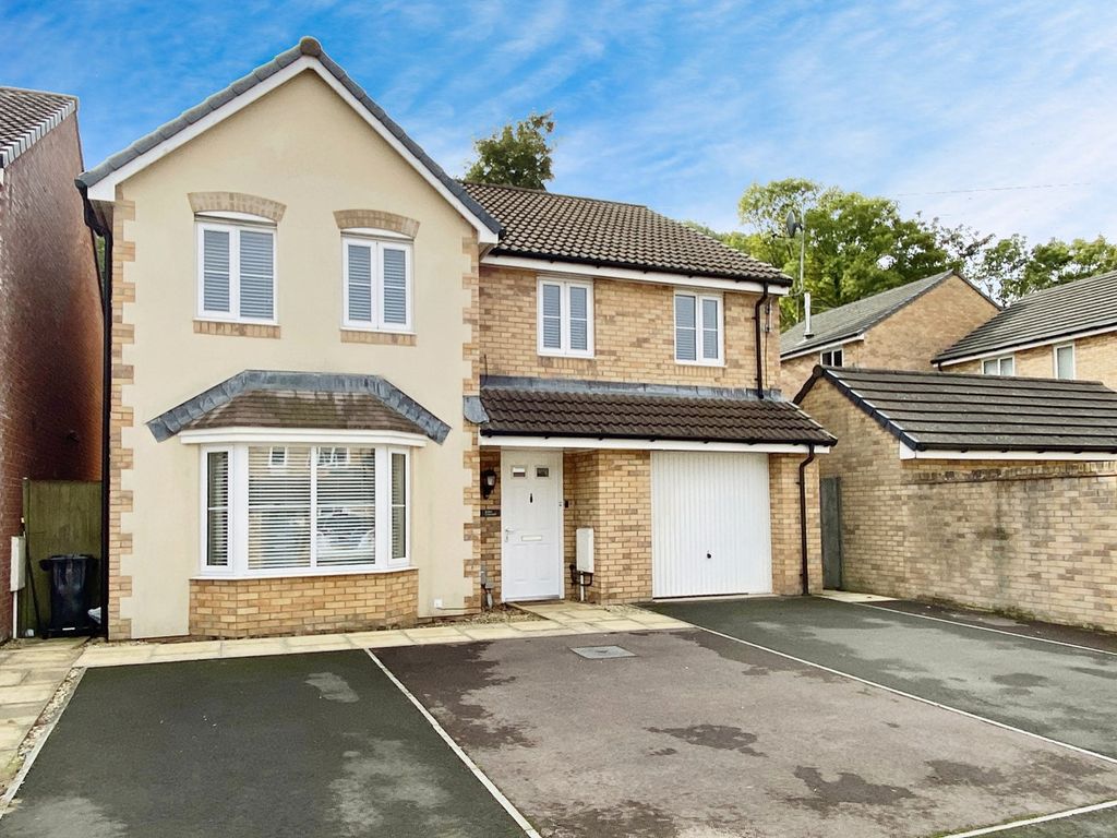 4 bed detached house for sale in Bailey Crescent, Langstone, Newport NP18, £375,000