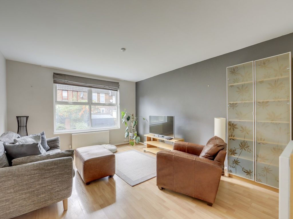 3 bed town house for sale in Wisteria Road, Hither Green, London SE13, £540,000