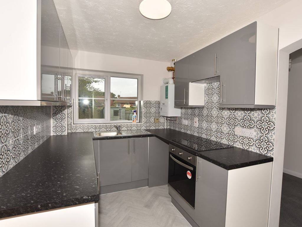 3 bed end terrace house for sale in Angel Place, Binfield RG42, £450,000