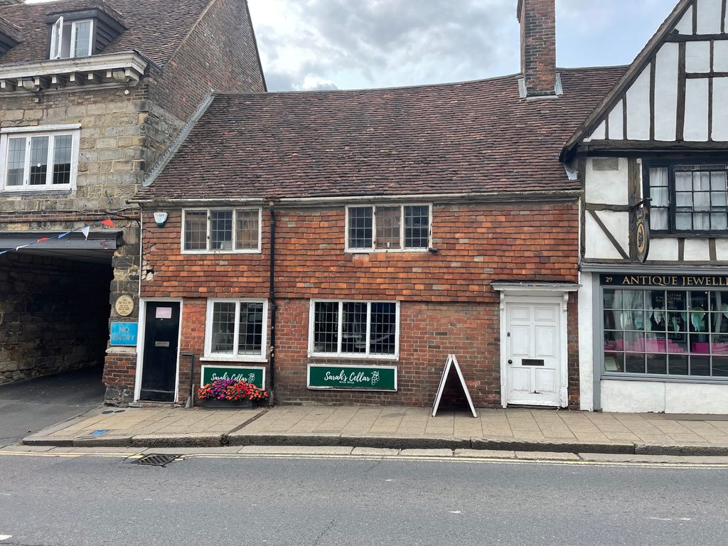 Retail premises to let in High Street, Battle TN33, £11,000 pa