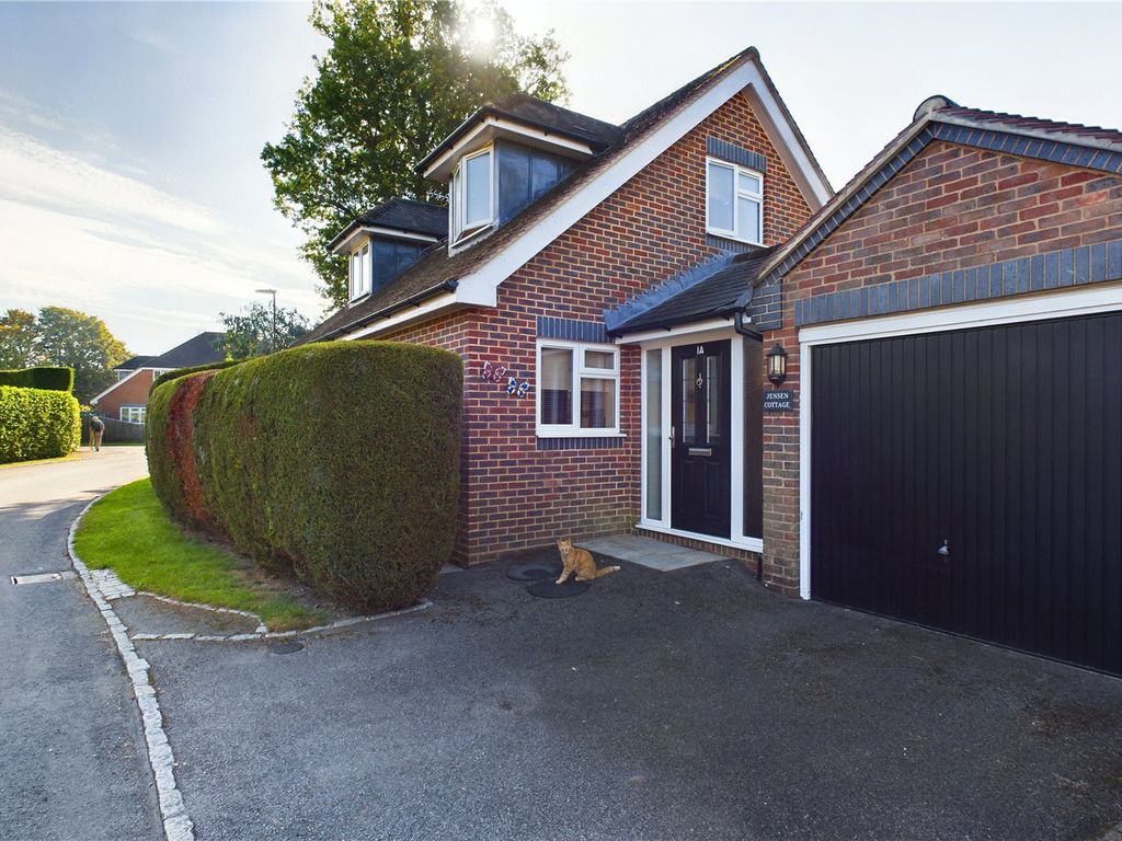 2 bed detached house for sale in Sunny Hill Close, Crawley Down, Crawley, West Sussex RH10, £575,000