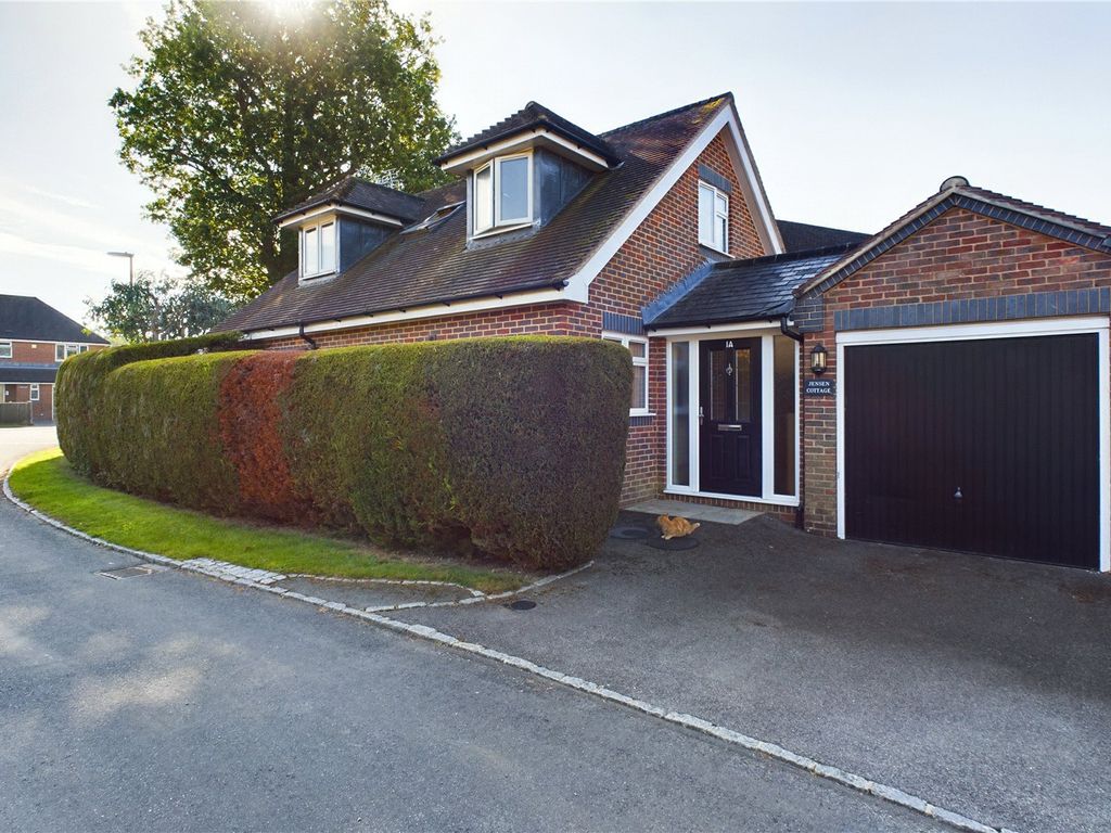 2 bed detached house for sale in Sunny Hill Close, Crawley Down, Crawley, West Sussex RH10, £575,000