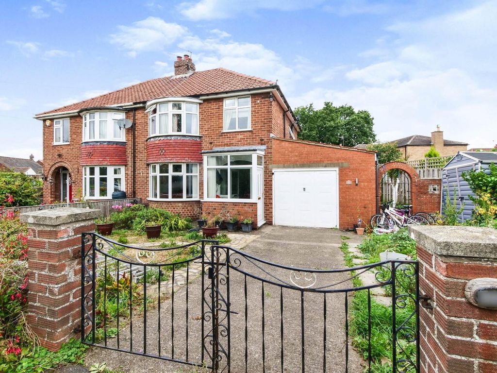 3 bed semi-detached house for sale in Hull Road, York YO10, £365,000