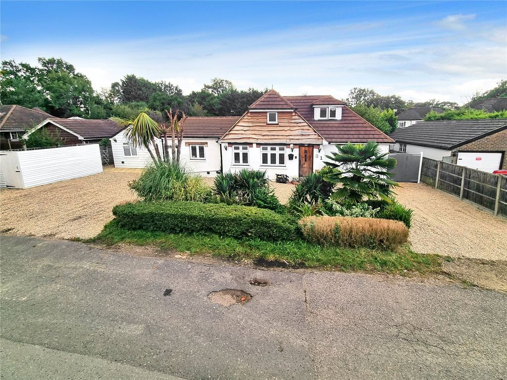 5 bed bungalow for sale in Horley, Surrey RH6, £800,000