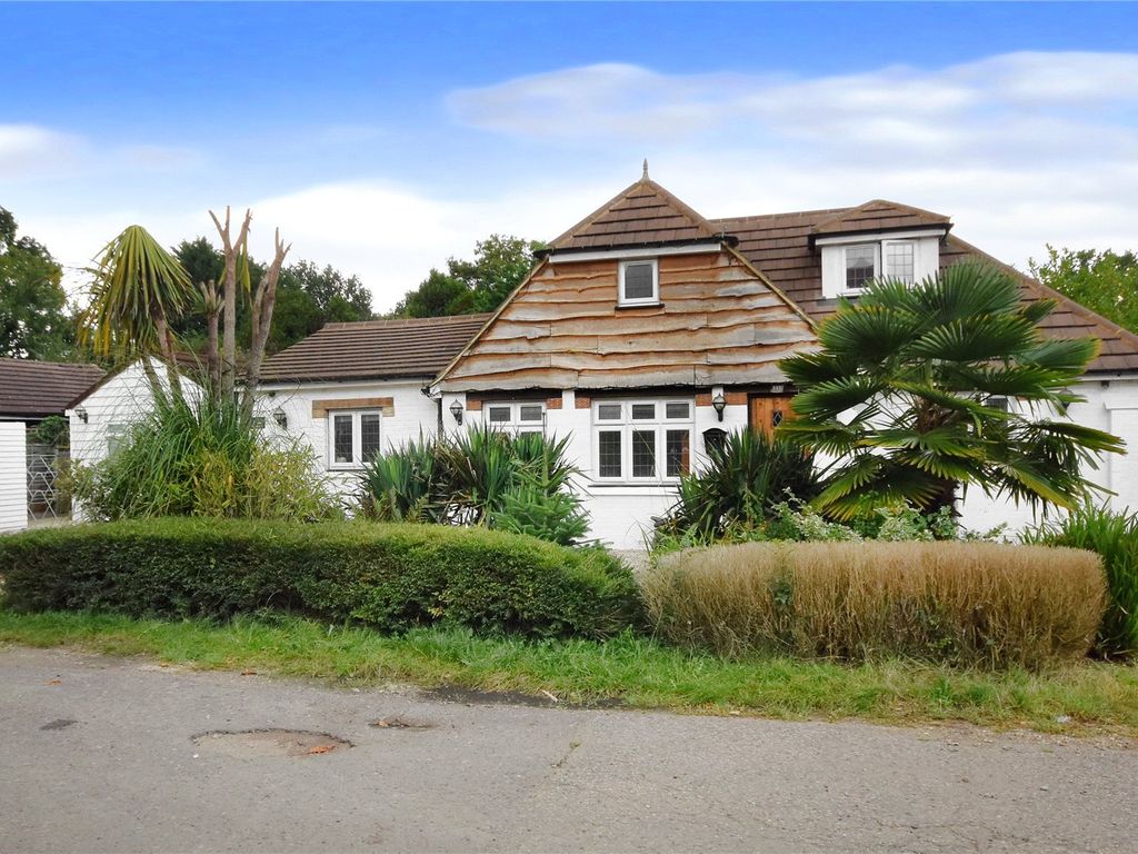 5 bed bungalow for sale in Horley, Surrey RH6, £800,000