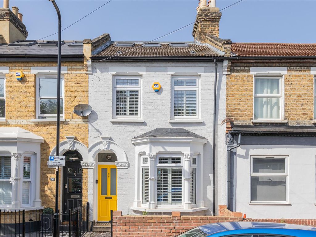 5 bed terraced house for sale in Cary Road, London E11, £750,000
