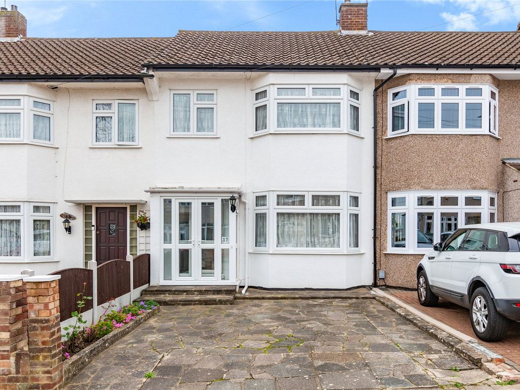 3 bed terraced house for sale in Stour Way, Upminster RM14, £425,000