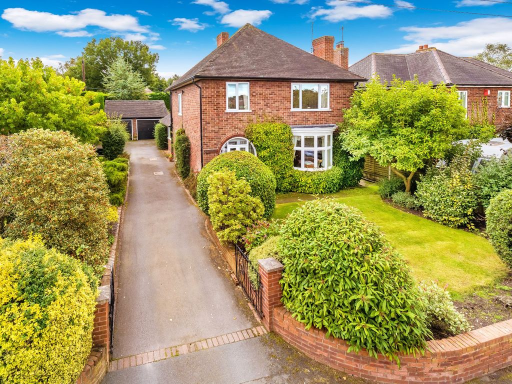 3 bed detached house for sale in Quarry Bank Road, Market Drayton TF9, £395,000