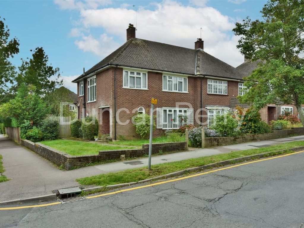 3 bed semi-detached house for sale in Aberdale Gardens, Potters Bar EN6, £685,000