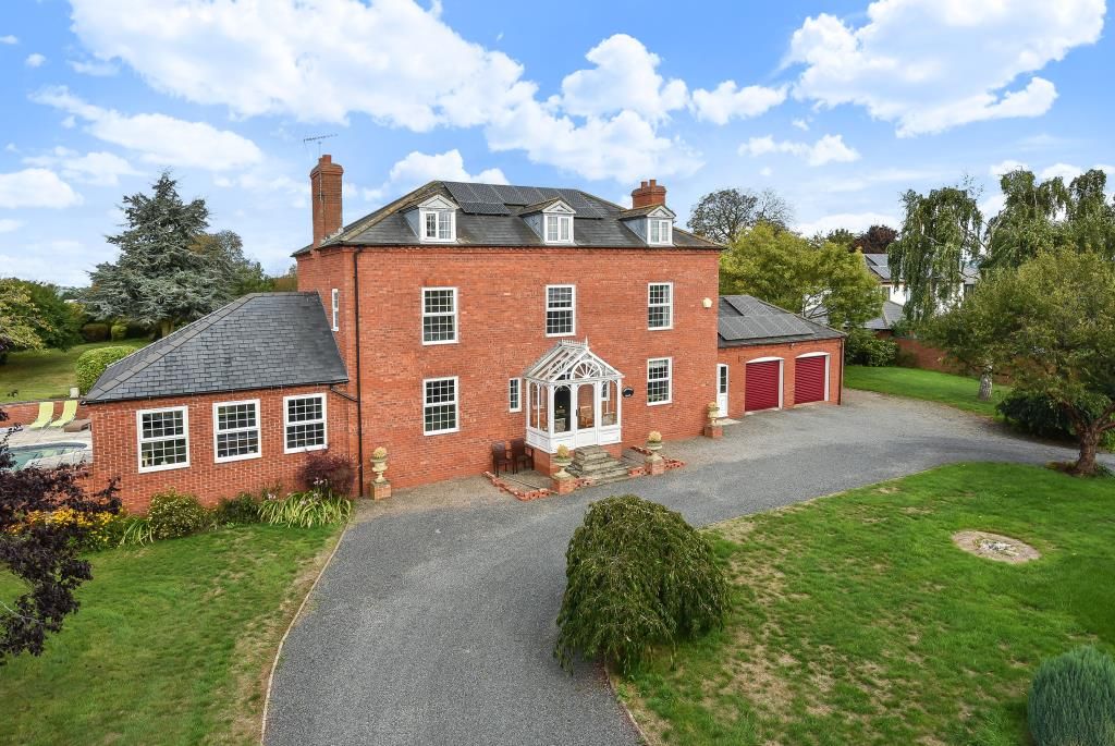 6 bed detached house to rent in Leominster, Herefordshire HR6, £3,600 pcm