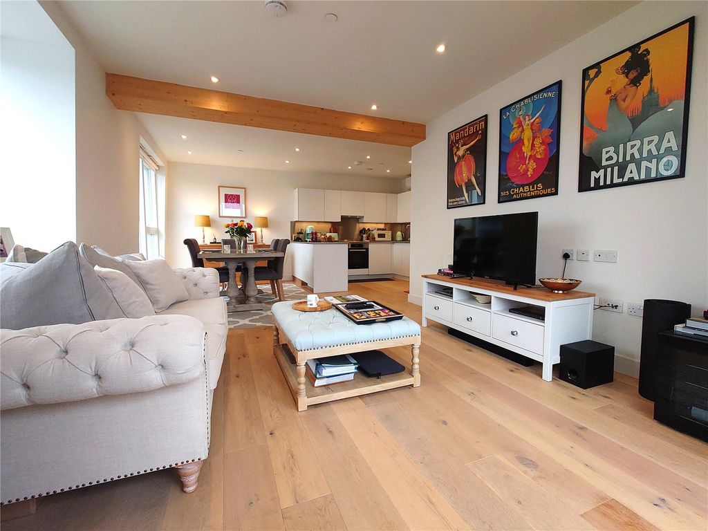 2 bed flat for sale in Boiler House, Hayes, Greater London UB3, £360,000