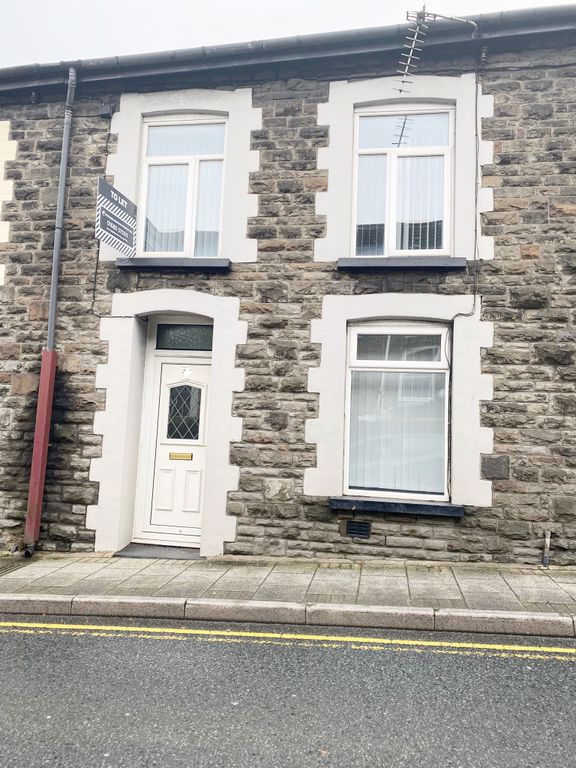 3 bed terraced house to rent in High Street, Porth CF39, £700 pcm