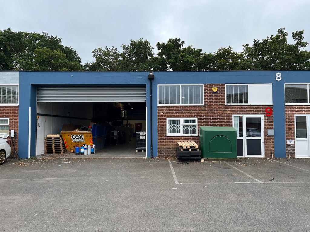 Warehouse to let in Enterprise Court, Metcalf Way, Crawley RH11, £23,500 pa