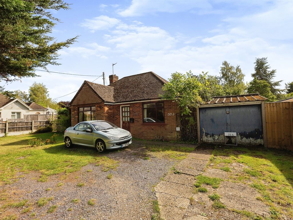 3 bed detached bungalow for sale in Station Road, Stoke Mandeville, Aylesbury HP22, £675,000