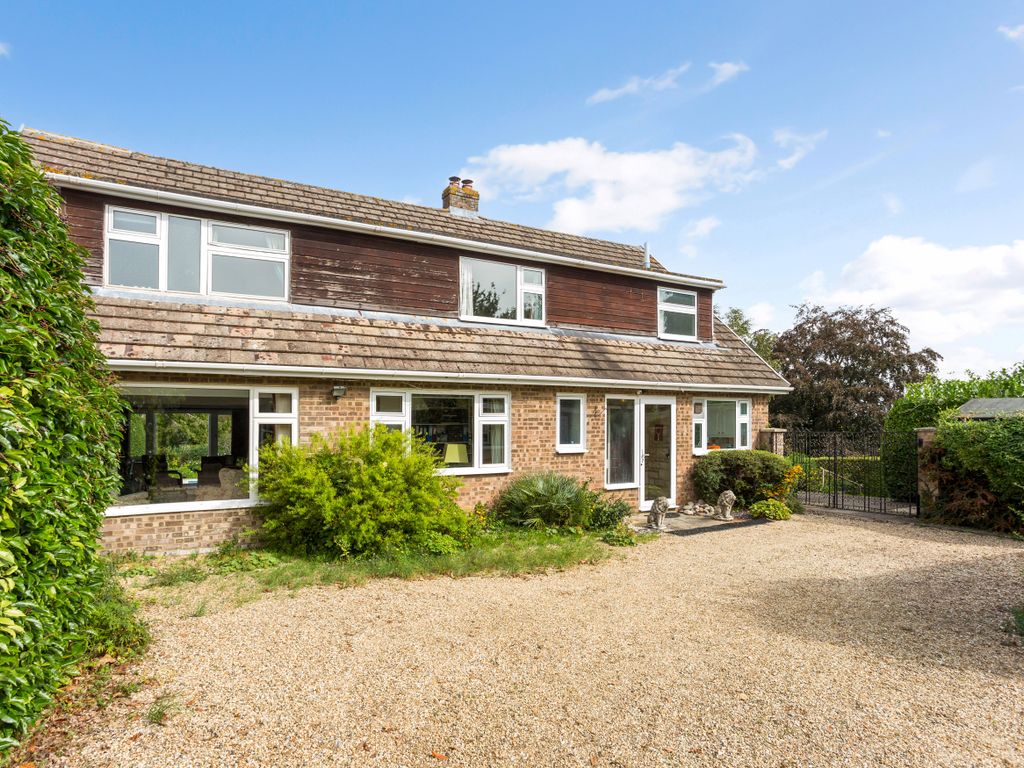 4 bed detached house for sale in Brimpton Lane, Reading RG7, £800,000