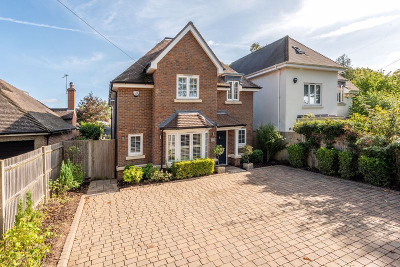 4 bed detached house for sale in The Glade, Fetcham, Leatherhead KT22, £1,200,000