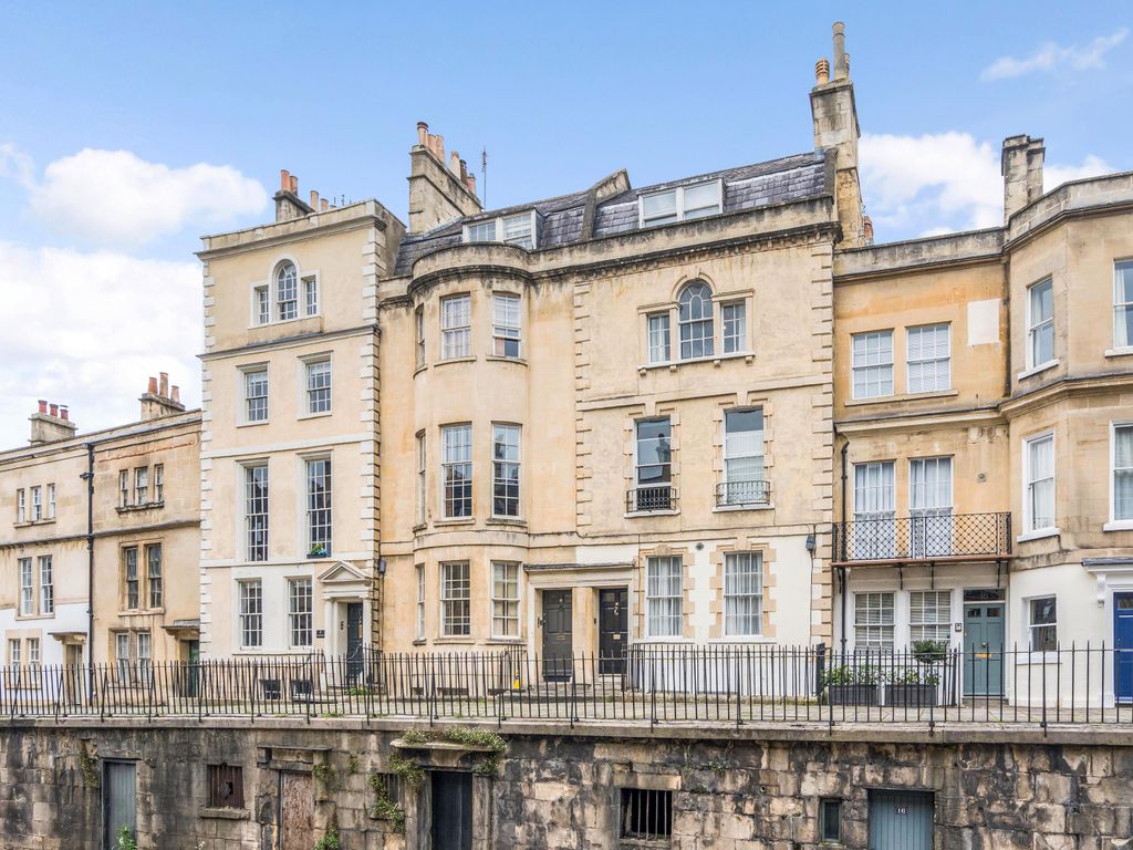 2 bed flat for sale in Vineyards, Bath BA1, £395,000