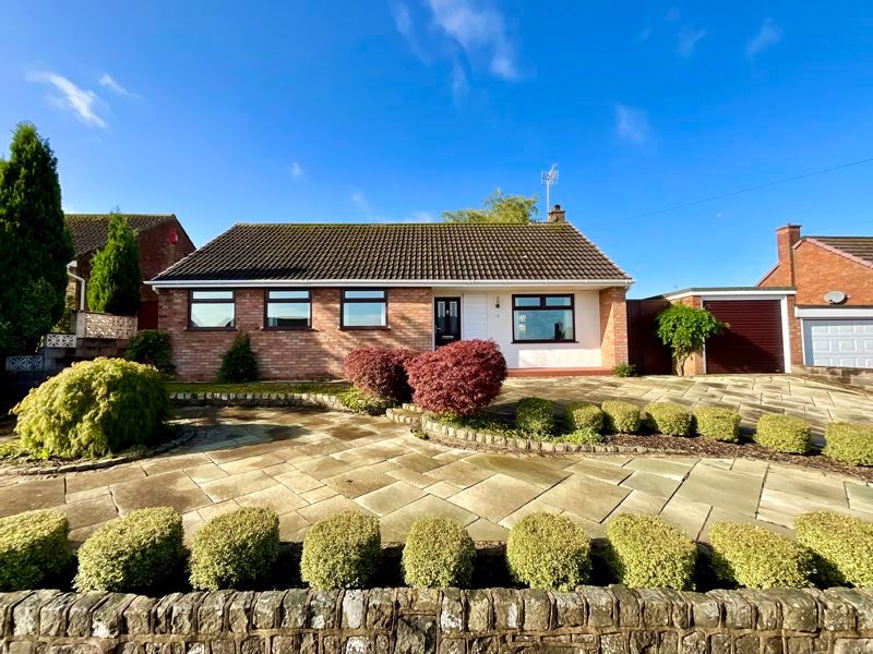 3 bed bungalow for sale in Barford Road, Newcastle-Under-Lyme ST5, £340,000