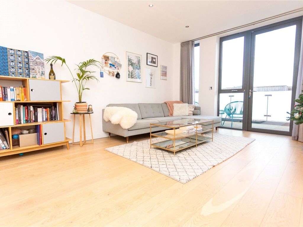 2 bed flat for sale in Quebec Way, Canada Water, London, Greater London SE16, £698,000