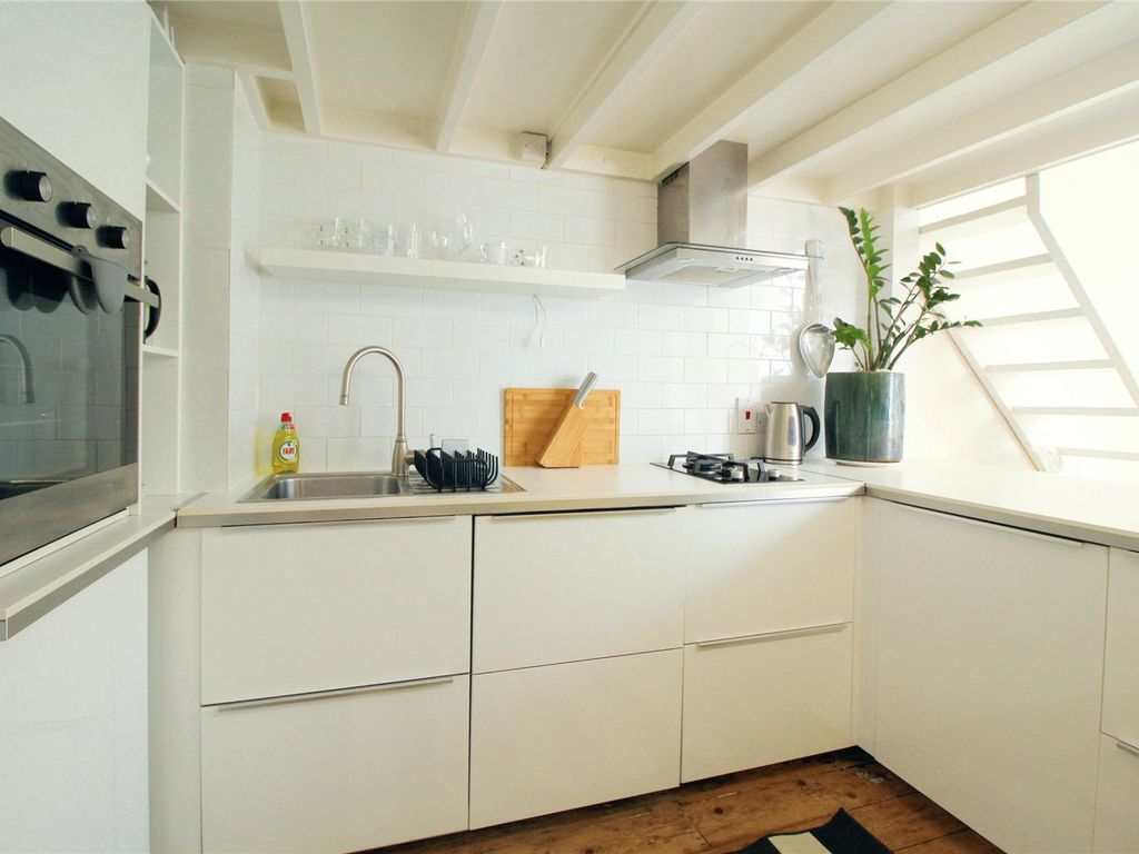 1 bed flat to rent in Montpelier Road, Brighton, East Sussex BN1, £2,000 pcm