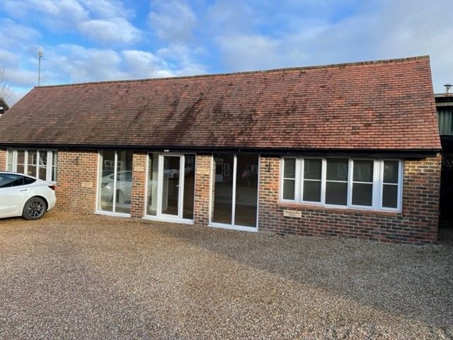 Office to let in The Cloisters, Broyle Place Farm, Ringmer, Lewes BN8, £3,000 pa