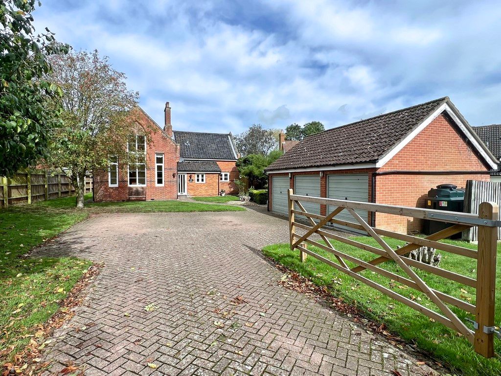 4 bed detached house for sale in Church Walk, Shelfanger, Diss IP22, £600,000