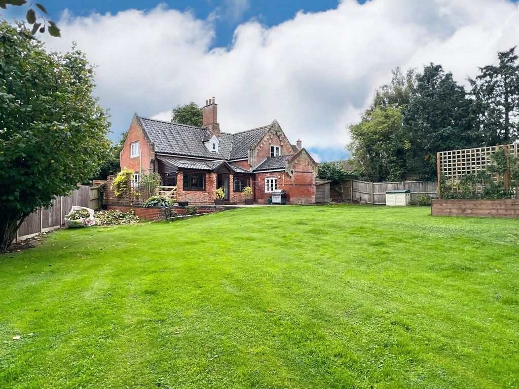 4 bed detached house for sale in Church Walk, Shelfanger, Diss IP22, £600,000
