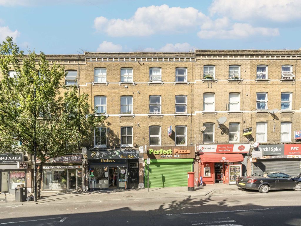1 bed flat for sale in Hornsey Road, London N19, £350,000