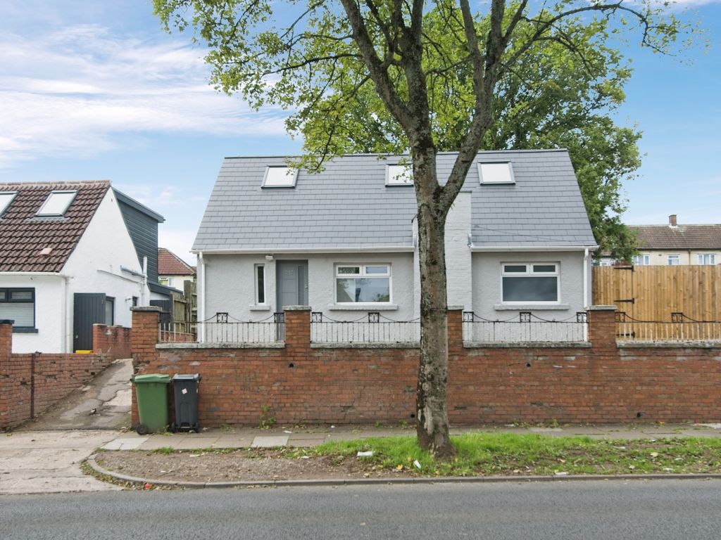 4 bed detached house for sale in Greenway Road, Cardiff CF3, £360,000