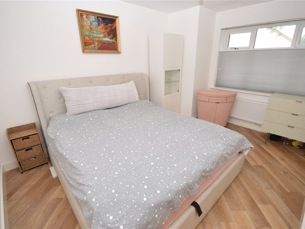 5 bed detached house for sale in West Close, West Park, Leeds, West Yorkshire LS16, £470,000
