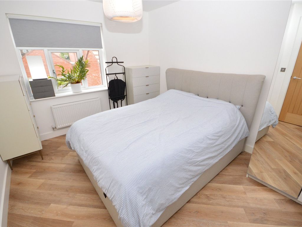 5 bed detached house for sale in West Close, West Park, Leeds, West Yorkshire LS16, £470,000