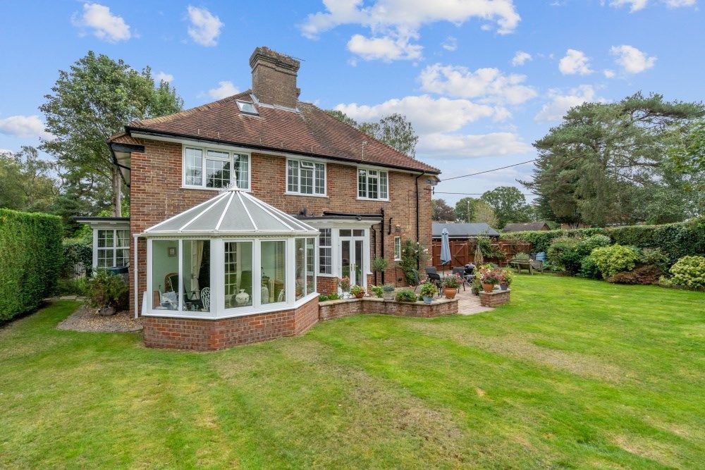 4 bed detached house for sale in Stubbs Wood, Chesham Bois, Amersham HP6, £1,450,000