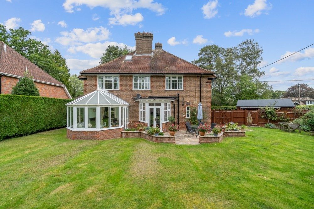 4 bed detached house for sale in Stubbs Wood, Chesham Bois, Amersham HP6, £1,450,000