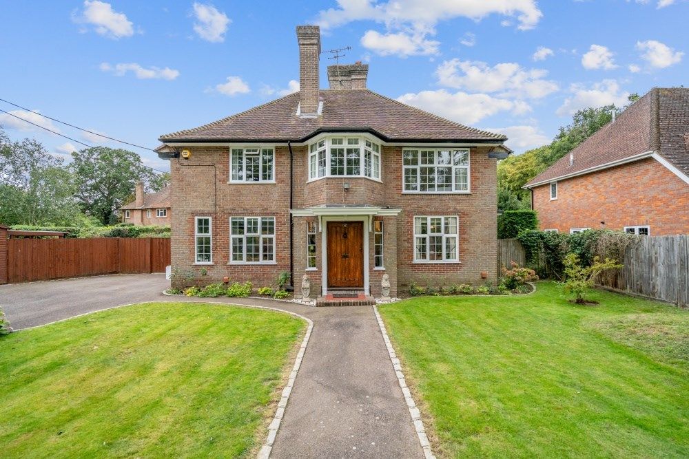 4 bed detached house for sale in Stubbs Wood, Chesham Bois, Amersham HP6, £1,450,000