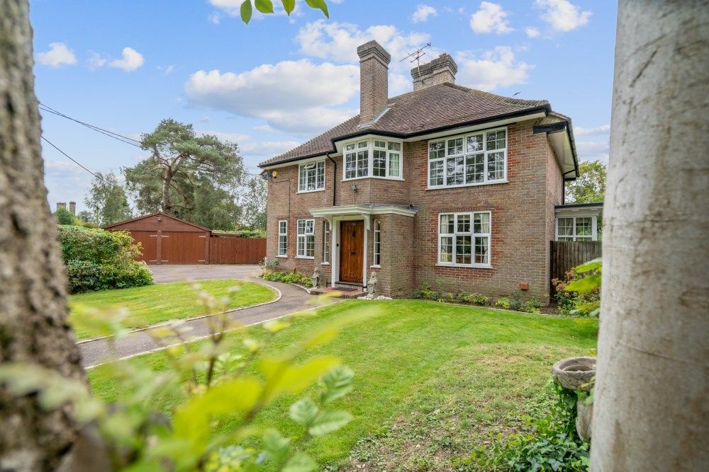 4 bed detached house for sale in Stubbs Wood, Chesham Bois, Amersham HP6, £1,450,000