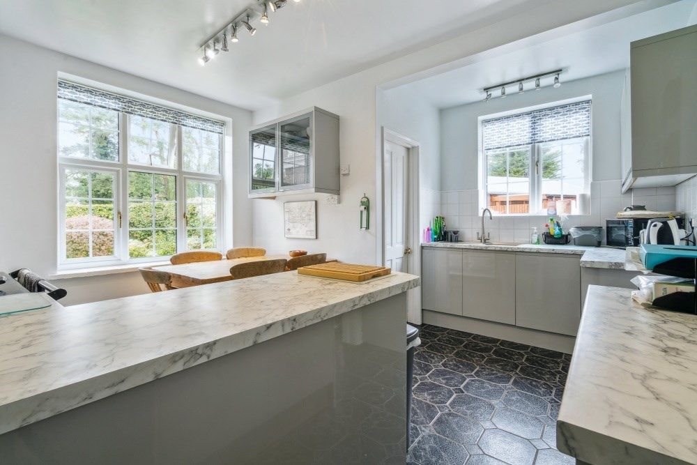 4 bed detached house for sale in Stubbs Wood, Chesham Bois, Amersham HP6, £1,450,000