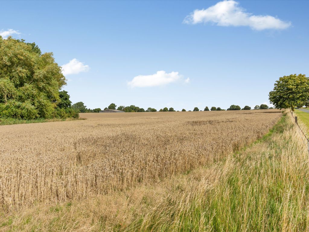 4 bed cottage for sale in Chesterton, Leamington Spa, Warwickshire CV33, £4,250,000