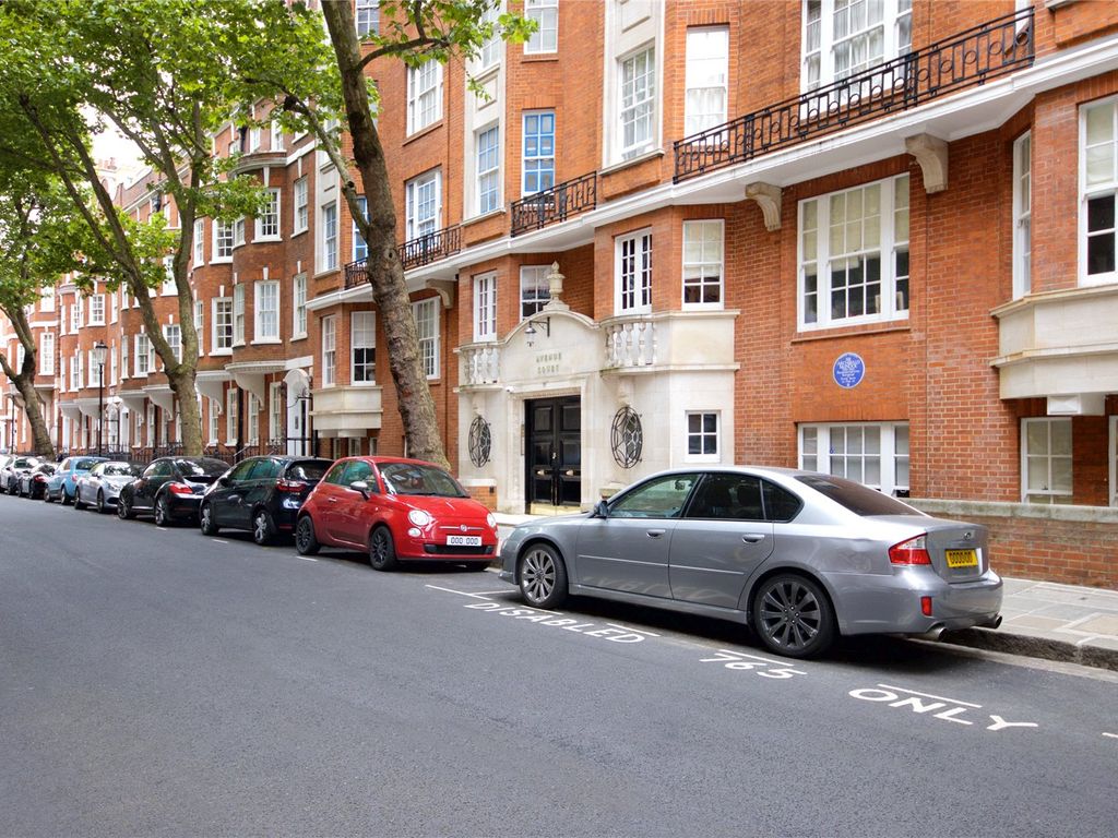 3 bed flat for sale in Draycott Avenue, Chelsea, London SW3, £2,250,000