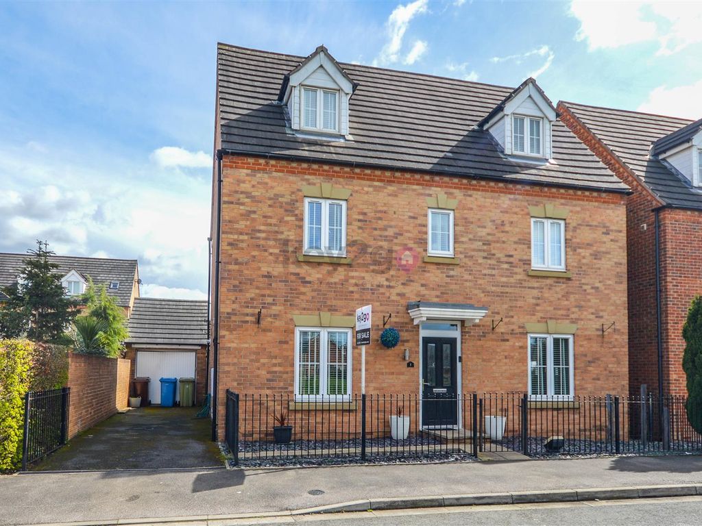 5 bed detached house for sale in Denbigh Avenue, Worksop S81, £350,000